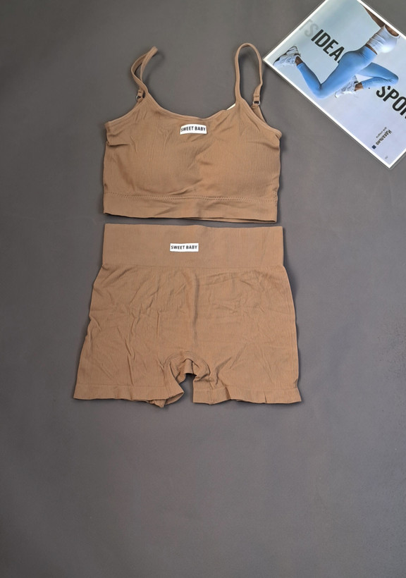 ست ورزشی نیمتنه وشورتک سو یئت بیبی-لباس باشگاهی زنانه با جنس سیملس.مناسب باشگاه و ورزش روزانه