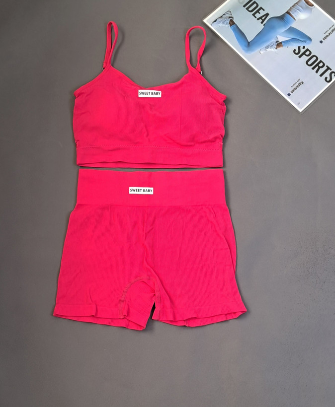 ست ورزشی نیمتنه وشورتک سوییت بیبی -لباس باشگاهی زنانه با جنس سیملس.مناسب باشگاه و ورزش روزانه