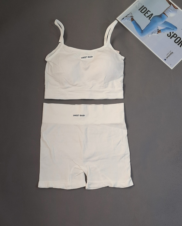 ست ورزشی نیمتنه وشورتک سویئت بیبی-لباس باشگاهی زنانه با جنس سیملس.مناسب باشگاه ورزش روزانه