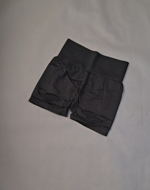 شورتک پفکی پشت چیندار زاپدار رنگ مشکی